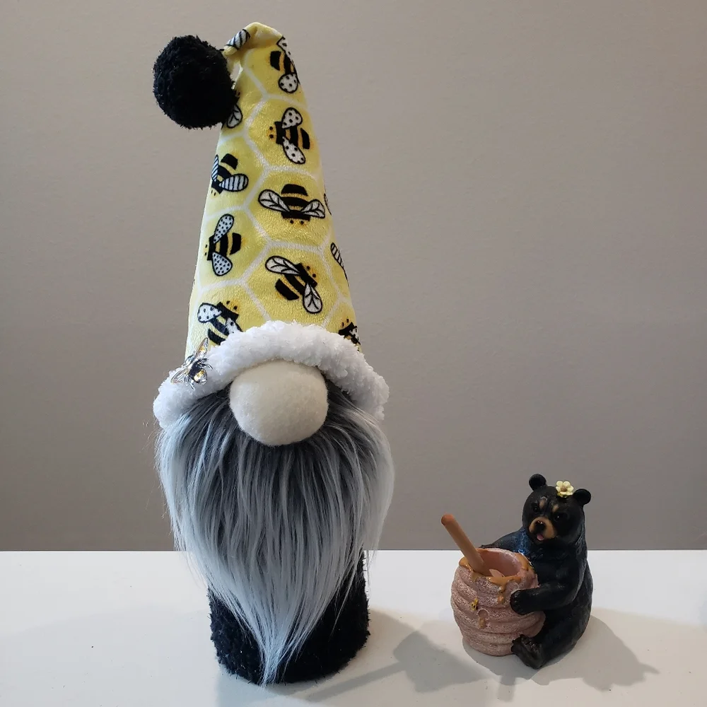 Bee loving Gnome - Picture 12 of 12